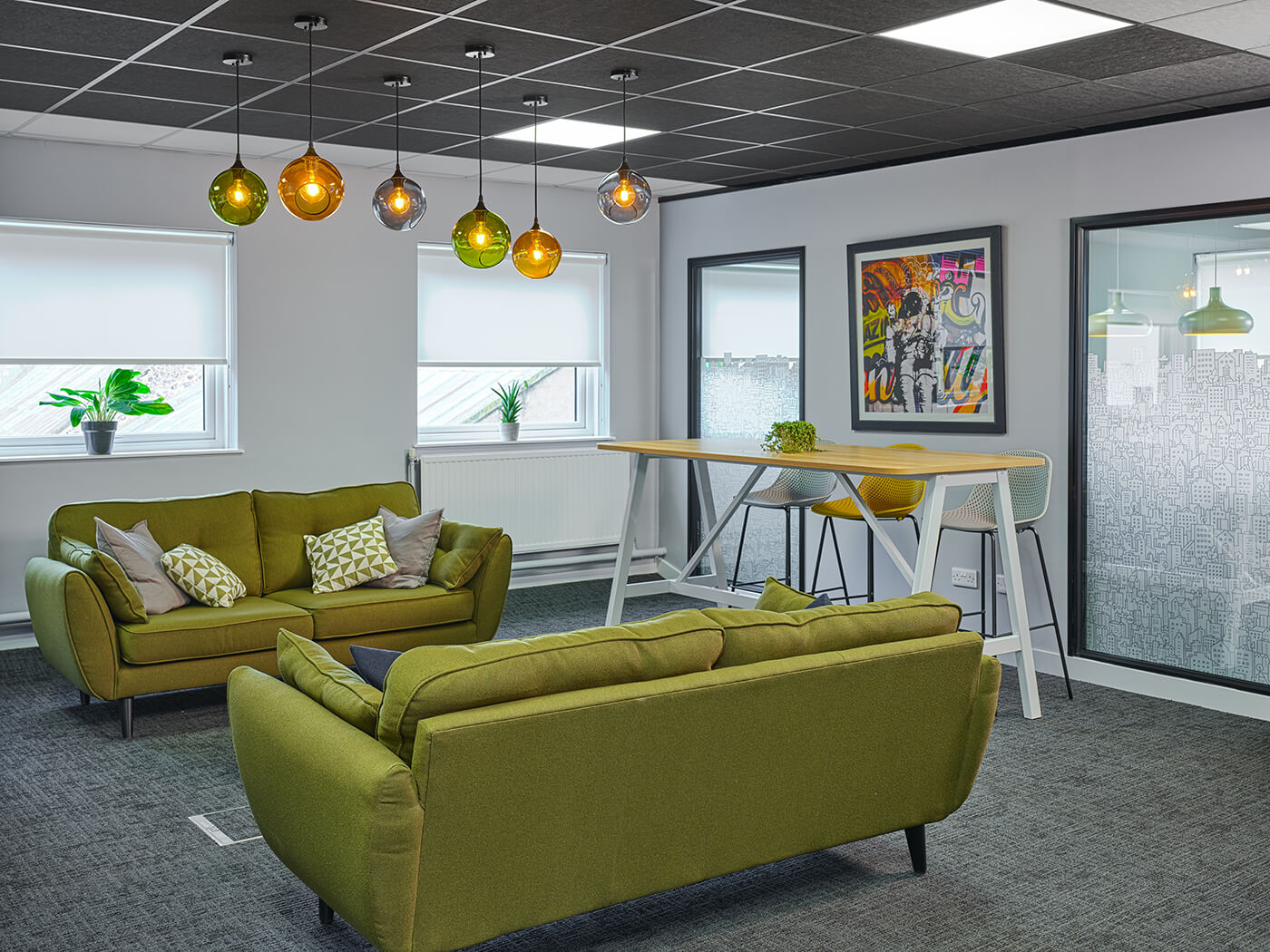 ایجاد اتاق و فضای استراحت برای کارمندان در طراحی دکوراسیون اداری