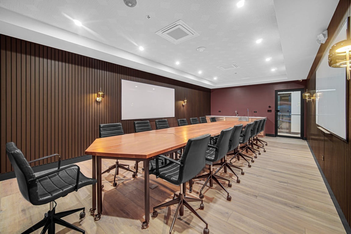 راه‌اندازی اتاق کنفرانس حرفه‌ای