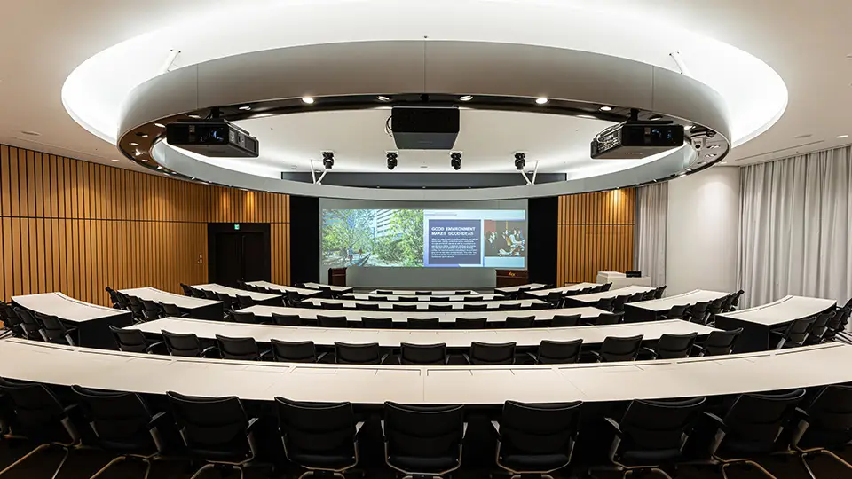سالن اصلی (Auditorium) آمفی تئاتر