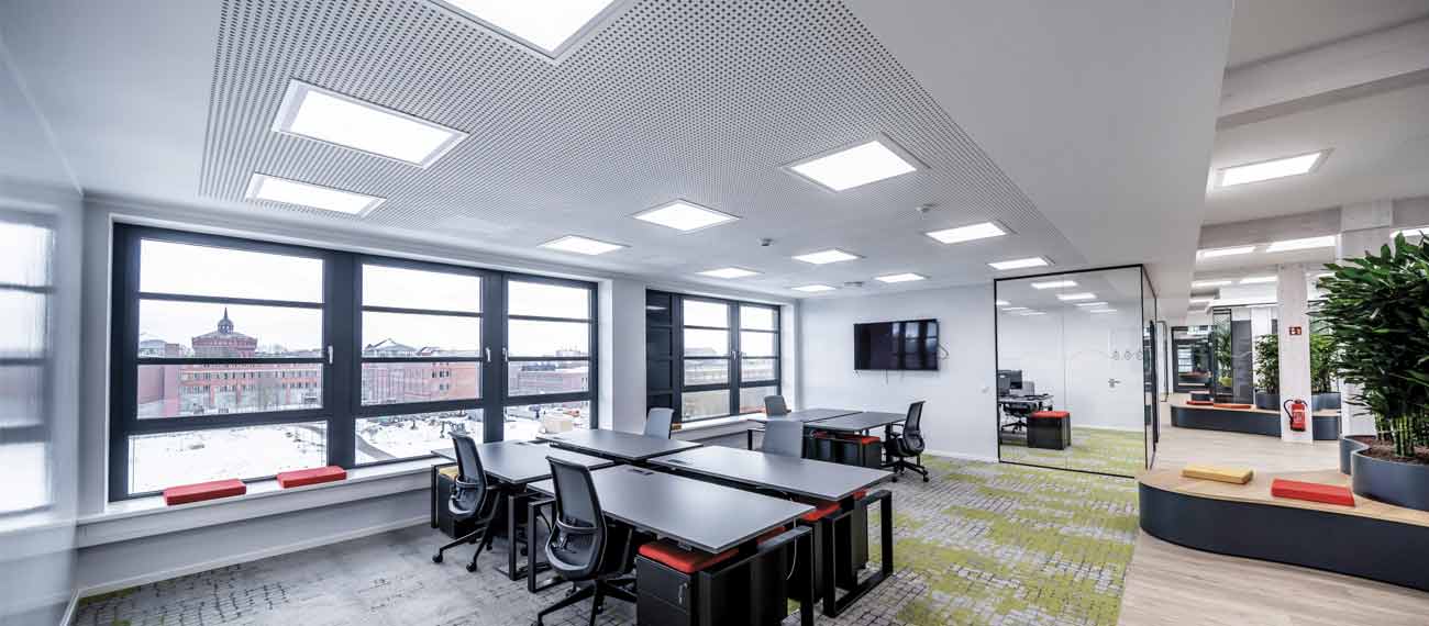 نورپردازی و تهویه در طراحی دفتر کار